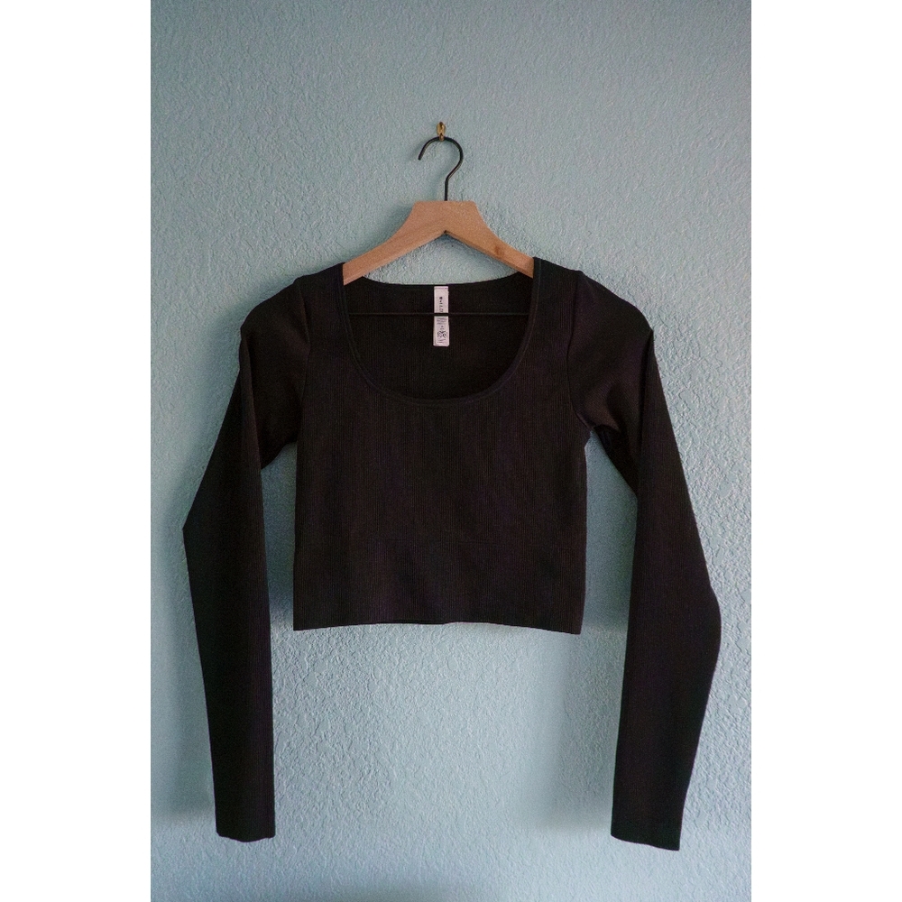 Athleta | Ribbed Scoop Neck Crop Long Sleeve Top